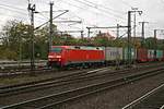 152 013-9 DB als Containerzug durchfährt den Bahnhof Fulda in südlicher Richtung. [22.10.2017 | 13:58 Uhr]