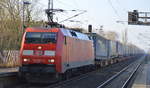 152 067-5 mit KLV-Zug (LKW WALTER Trailer) am 20.02.18 Durchfahrt Bf.