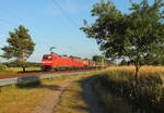 Die 152 030-3 und die 155 XXX mit einem kleinen Güterzug am 28.06.2019 in Nassenheide.