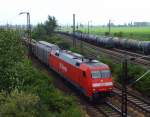 152 010 mit Gterwagen in Grokorbetha am 25.07.2007