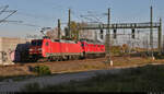 152 088-1 (Siemens ES64F) schleppt 233 285-6 (232 285-7 | 132 285-8) auf Gleis 349 Richtung Zugbildungsanlage (ZBA) Halle (Saale).
Aufgenommen von Bahnsteig 12/13.

🧰 DB Cargo
🕓 29.10.2021 | 16:11 Uhr