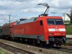 BR 152 167 zieht einen Gterzug durch Asperg in Richtung Stuttgart am 26.08.2008.