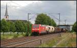 Die 152 046 zieht einen Gterzug in Richtung Gemnden/Frankfurt(a.M.)/Norden. Aufgenommen im August 2008 in Thngersheim.