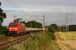 152 093 zieht einen Zug mit Betonschwellen in Richtung Leipzig, zwischen Balitz und Stauda, 30.07.09