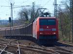 Vollsperrung wegen Bauarbeiten am 06.04.2010 bei Stolberg. Deshalb fhrt heute 152 044-4 mit dem Gterzug am Haken von Aachen West Richtung Mnchengladbach. Hier kurz vor dem Schurzelter Viadukt.