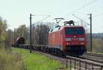 152 133-5 bringt einen Mischer durch Hamburg-Moorburg in den Hamburger Hafen hinein.