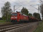 Die 152 004 am 27.04.2010 mit einem Gterzug unterwegs bei Eystrup.