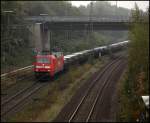 Bei 8C bringt die 152 011 (9180 6152 011-3 D-DB) einen Aluminiumbrammen-Zug nach Italien(?).