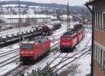 152 037 und 139 562 warten am 26.11.2010 in der Nhe des BW Ulm auf neue Aufgaben. Im Hintergrund stehen 151 087 und 152 146.