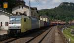 ITL 152 902-3 mit Containerzug, fhrt in Knigstein (Schsische Schweiz) Richtung Bad Schandau. 28.05.2011