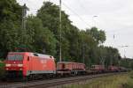 Die 152 115 zog am 25.8.11 vier neue Brckenteile durch Ratingen-Lintorf.