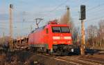 152 013 zog am 03.12.11 einen gemischten Gterzug durch Leipzig-Thekla.