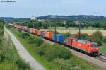 152 037-8 mit einem Containerzug Richtung Augsburg kurz nach Donauwrth, 11.08.2011