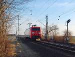 Nach dem die 152 073-3 ihren Zug in Nievenheim abgestellt hat, ist sie hier auf dem Rckweg nach Neuss zu sehen.....solo natrlich.......in Norf an der sdlichen Bahnhofseinfahrt.