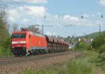 152 012-1 ist mit einem Schotterzug am 04.05.2012 bei Kaiserslautern Pfaffwerk