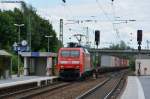 152 007-1 mit einem Containerzug Richtung Regensburg bei der Durchfahrt in Obertraubling, 07.08.2012