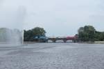 Eine unbekannte 152 mit einem Containerzug am 05.07.2012 auf der Lombardsbrcke in Hambur