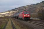 152 117 mit Kesselwagenzug am 02.01.2012 bei Thngersheim. 