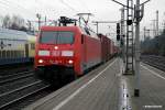 152 102-0 fuhr schleichend mit einen intermodal am 17.12.13 durch hh-harburg