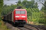 Am 12.072014 bespannte die 152 050-1 den 49150 (Bludenz - Bremen Kaiserhafen) von Basel/Weil am Rhein bis zum Endbahnhof. Hier ist der Zug kurz vor dem Abzw. Leutersberg auf der KBS 703 in RIchtung Norden unterwegs. (Teleaufnahme)