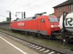 Railion 152 107-9 wartet am Würzburg Hauptbahnhof.