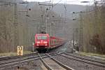 152 110-3 fuhr bei leichtem Nieselregen von Kassel kommend in den Bahnhof Baunatal Guntershausen ein.