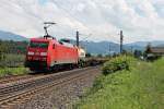 Am 08.08.2014 fuhr 152 093-1 mit einem schwach frequenzierten Containerzug bei Kollmarsreute gen Norden.