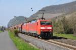 Eine Doppeltraktion 152er, hier mit 152 043-6 in Front, sieht man auch nicht alle Tage. Aufgenommen am 09/04/2015 in Leutesdorf.