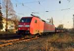 Aus dem  Rheydter Güterbahnhof auf Gleis 4 kommt die 152 059-2 in Richtung Mönchengladbach Hbf gefahren mit einem Zug Coiltragwagen.