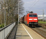 152 029-5 DB  kommt die Kohlscheider-Rampe hoch aus Richtung Neuss,Herzogenrath mit einem langen Kohlenleerzug aus Bernburg nach Gent-Zeehaven(B) und fährt durch Kohlscheid in Richtung Richterich,Laurensberg,Aachen-West. Aufgenommen von Bahnsteig 2 in Kohlscheid. 
Bei Sonnenschein und Wolken am Nachmittag vom 8.4.2016.