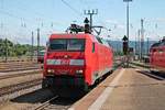 Durchfahrt von 152 047-7 am Nachmittag des 08.07.2015 als Lokzug (Muttenz - BW Haltingen) in Basel Bad Bf, nachdem sie einen Güterzug in die Schweiz gebracht hatte.