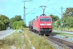 152 170 erreichte mit einem Güterzug nach München am 11.8.04 den Bahnhof Uffenheim.