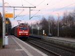 152 046-9 DB kommt mit einem Audi-VW-Skoda-Zug aus Osnabrück nach Kortenberg-Goederen(B) und kommt aus Richtung Mönchengladbach-Hbf,Rheydt-Hbf,Wickrath,Beckrath,Herrath und fährt durch