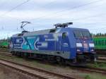 BR152 137-6 wird in Krze den 50192 von WRS nach Hamburg-Billwerder-Moorfleet im Bahnhof WRS bespannen.(28.09.08)