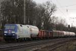 Albatross 152 135 am 30.12.11 mit einem gemischten Gterzug bei der Durchfahrt durch Ratingen-Lintorf.