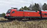 Diese 182 023-2 als RE1 unterwegs, kommend aus Schwerin hielt 3 mal in meinem Sichtbereich auf der Strecke an.