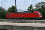 Am Mittag des 25.06.07 steht die 9180 6 182 016-6-D-DB und eine 151 auf einem Seitengleis im Bahnhof Kufstein.