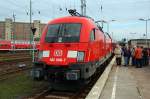 182 006-7 steht beim Eisenbahnfest in Berlin-Lichtenberg auf Gleis 22.