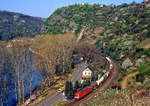 182 023 an der Loreley, 06.04.2002.