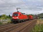 Die 182 022 am 30.07.2011 mit einem Gterzug unterwegs bei Thngersheim.