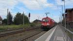 182 013 verlsst mit RE 2 (RE 37411) von Wittenberge nach Cottbus den Bahnhof Vetschau.