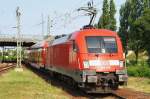 Hier 182 015 mit einem RE1 (RE18164) von Frankfurt(Oder) nach Brandenburg Hbf., bei der Ausfahrt am 6.7.2103 aus Potsdam Hbf.