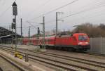 DB 182 024 mit der RB 16315 von Eisenach nach Halle (S) Hbf, am 19.12.2013 in Erfurt Hbf.