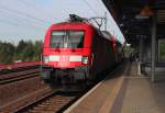 182 017-4 fährt am 30.09.2015 mit der S1 (Meißen Triebischtal - Schöna) in die S-Bahnstation von Dresden-Reick.