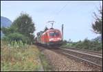182 021 bringt einen KLV-Zug nach Kufstein. Aufgenommen beim Kloster Raisach im Sommer 2005.
