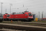 182 017 und 182 023 waren am 31.10.2016 im BW Rostock Hbf abgestellt.Foto wurde durch dem Zaun gemacht.