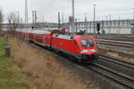 182 017-4 mit RE 4310(Rostock-Hamburg)bei der Ausfahrt im Rostocker Hbf.18.12.2016 