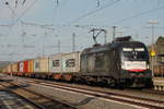 182 527  CO2 freier Schienentransport aus Österreich  mit einem Containerzug in Eichenberg.
