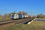 182 560 mit einem KLV am 18.03.2015 bei Plattling. 