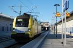 ES 64 U2 - 068 durchfhrt am Abend des 30.07.07 den Neu-Ulmer Bahnhof in Richtung Ulm HBF.